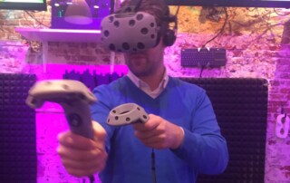 Jeroen van Ark playing virtual games